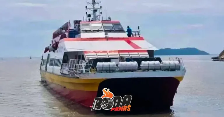 Ombak Besar Halang Laluan Feri Langkawi-Kuala Kedah