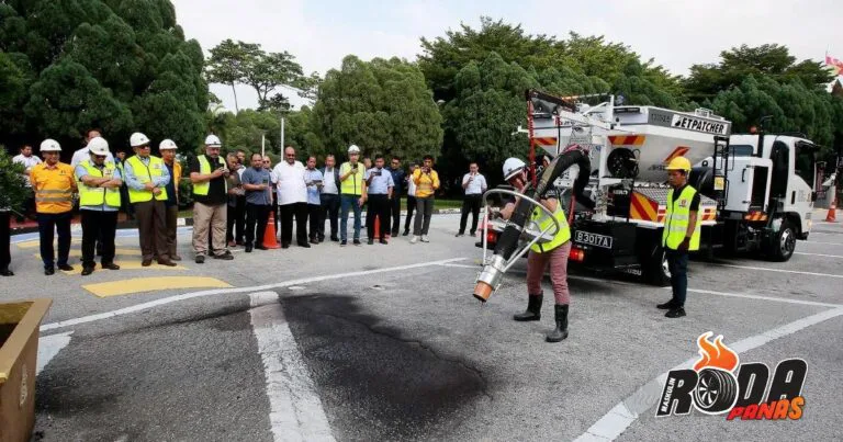 Kerajaan Selangor Beli Mesin Tampal Jalan Canggih