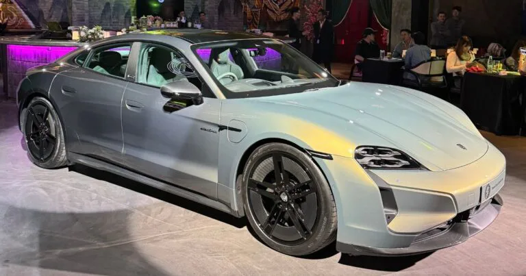 Taycan Turbo S Celestial Jade: Ikon Mewah Unik Porsche, Dipertontonkan Eksklusif di Malaysia