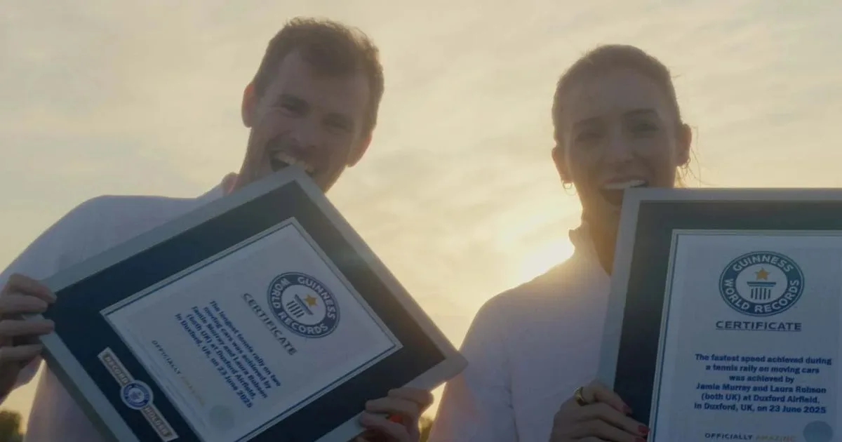 Dua SUV Bergerak Jadi Gelanggang Tenis Jamie Murray & Laura Robson