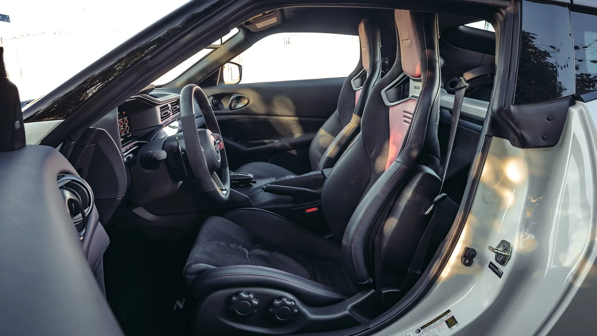 Nissan Z NISMO Akhirnya Ditawarkan dengan Transmisi Manual