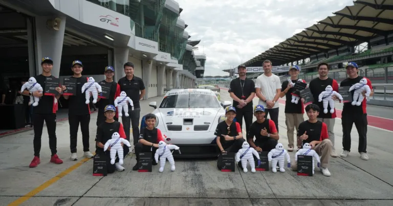 Juara Porsche Esports Malaysia Bawa Aksi Simulator ke Litar Sepang