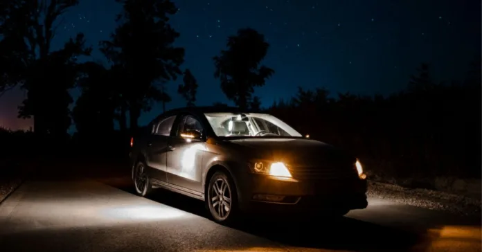 Bahaya Lampu Hazard Ketika Hujan Lebat