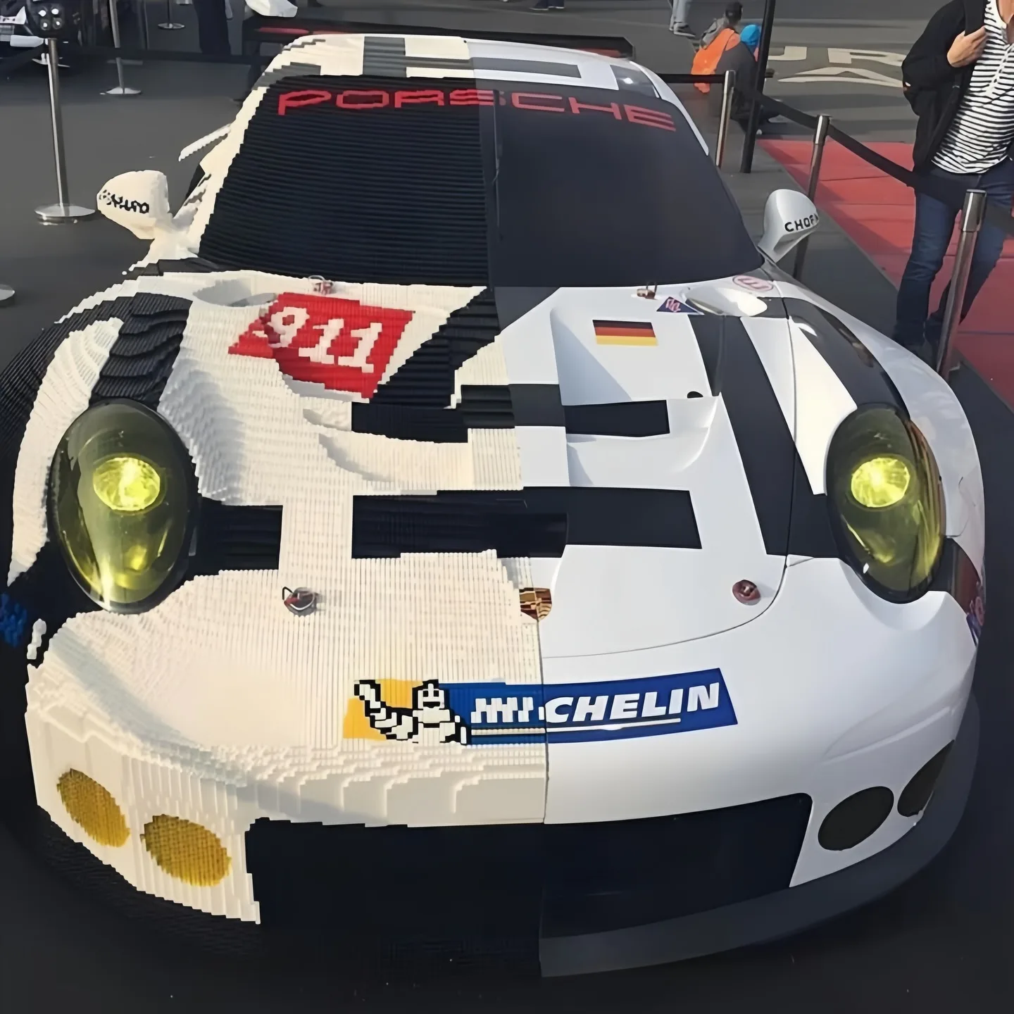 Porsche 911 RSR LEGO 380,000 Bongkah Seni Automotif Luar Biasa
