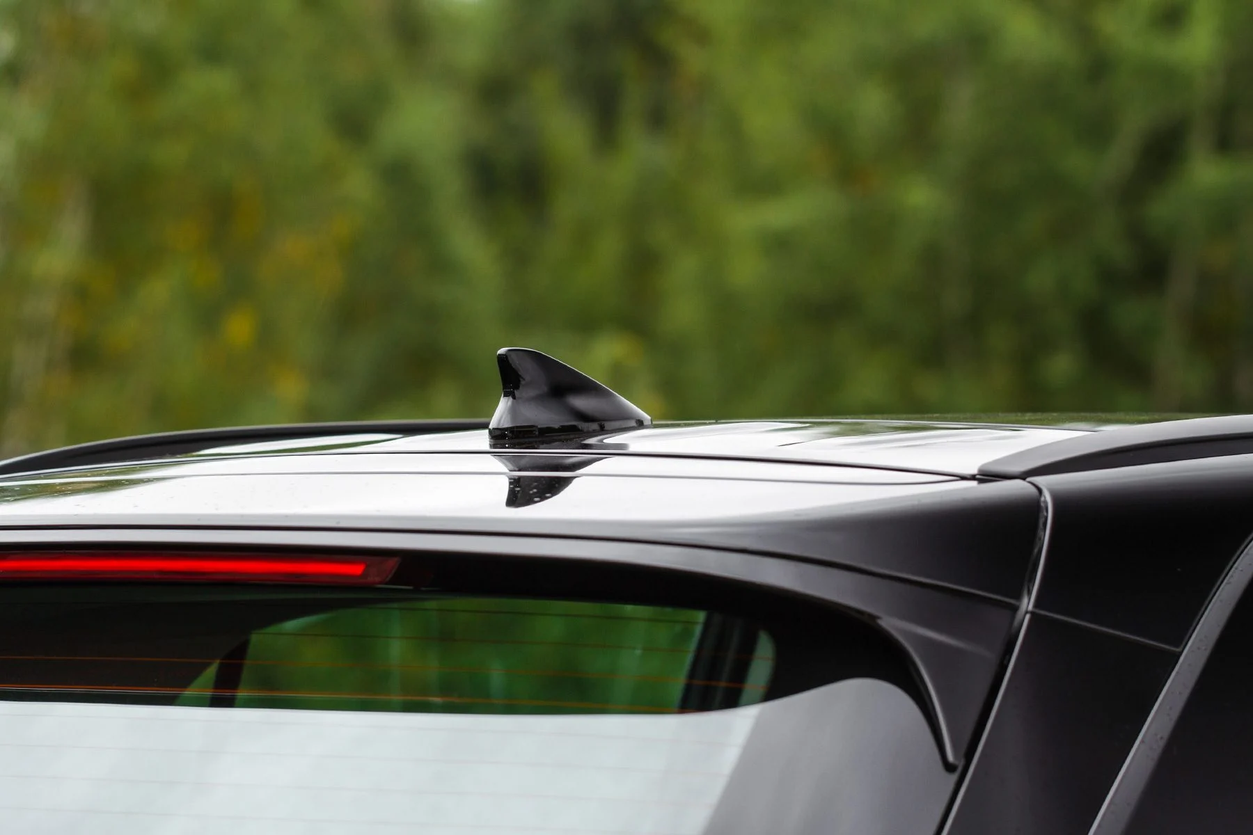 Shark Fin Antenna: Kenapa Rekaan Moden Ini Semakin Popular & Sangat Berkuasa?