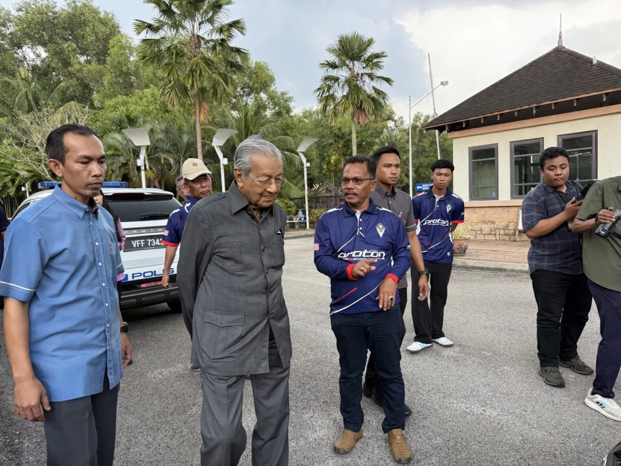 Kunjung Hormat Pemilik Proton Limousine dan Executive Ke Atas YABhg Tun Dr Mahathir bin Mohamad
