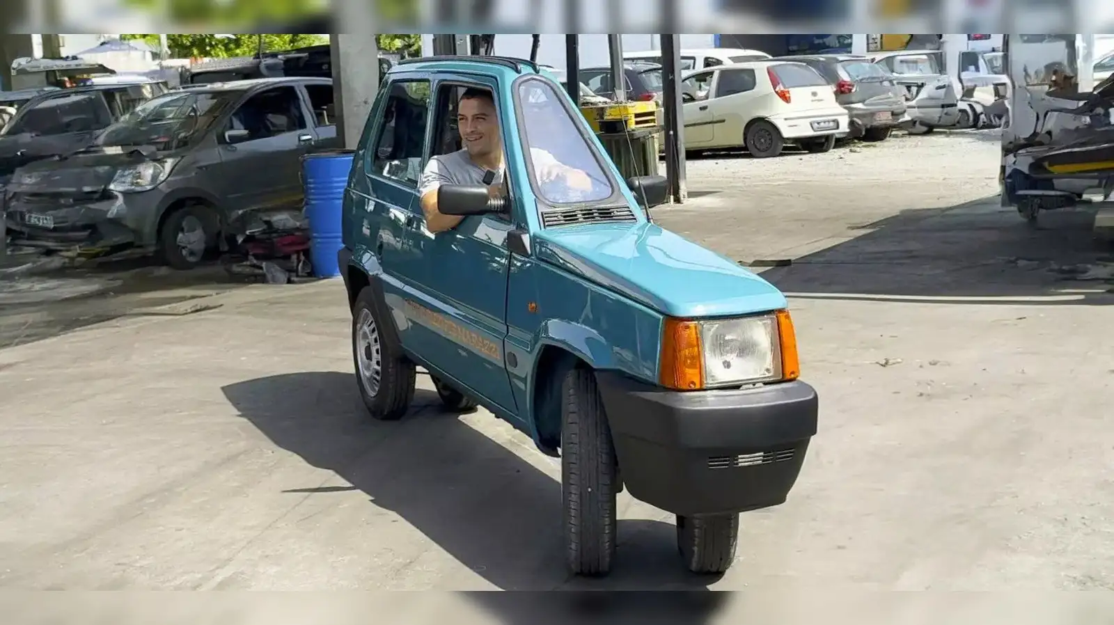 Kisah 'Flat Fiat' Kereta Paling Nipis Di Dunia 6 Kisah ‘Flat Fiat’ Kereta Paling Nipis Di Dunia