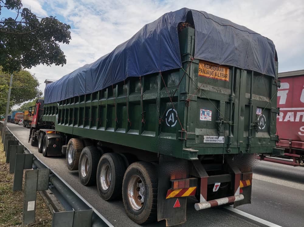 Larangan Lori Berat Waktu Puncak Jadi Kunci Atasi Kesesakan