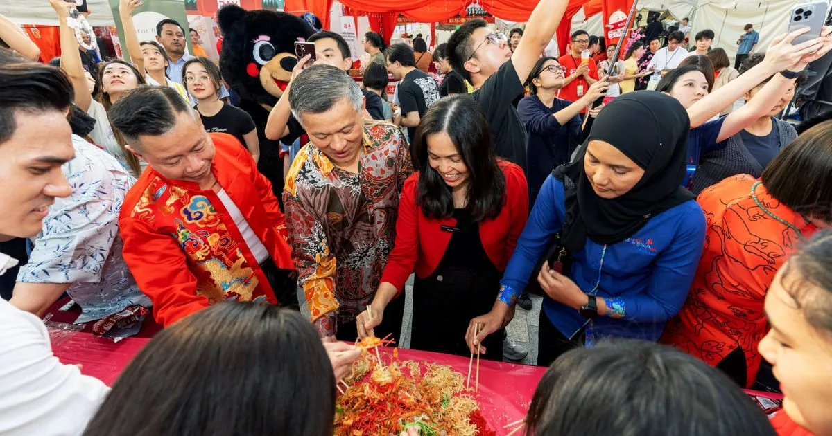 Proton e.MAS 7 PHEV Buat Kemunculan Awal di Pavilion Bukit Jalil