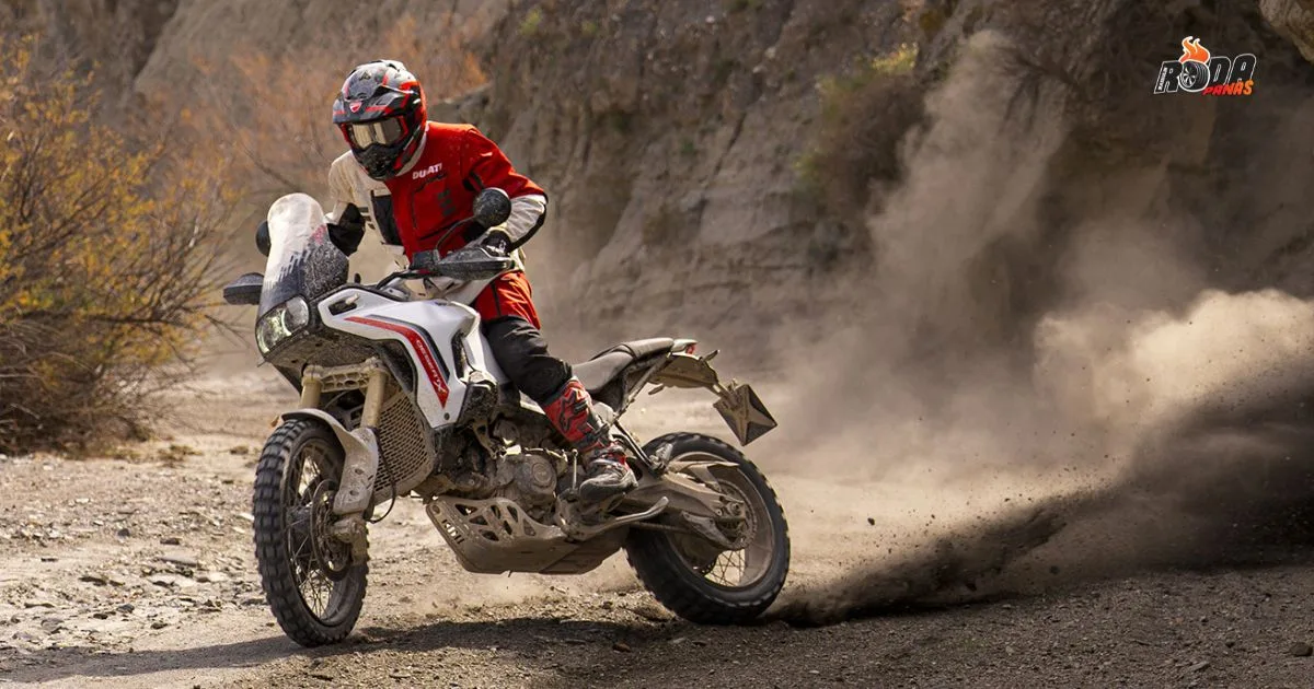 Ducati DesertX 2026, Evolusi Baharu, Enjin V2 890cc