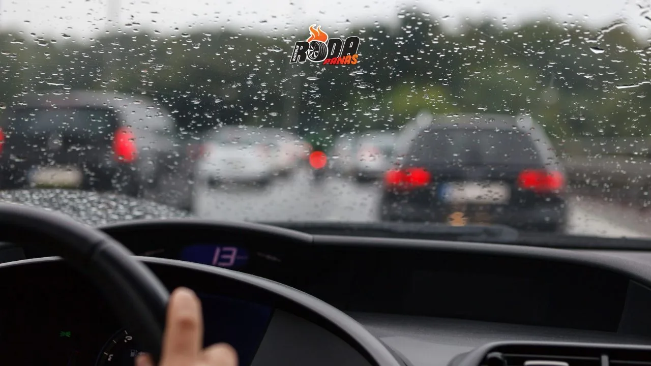 Tips Pandu Waktu Hujan Lebat di Lebuh Raya Elak Kemalangan