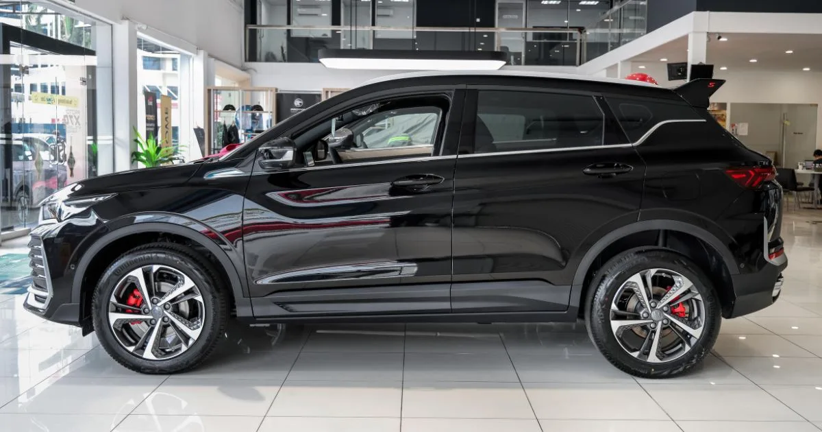 PROTON X50 dengan Warna Baharu “Quartz Black”