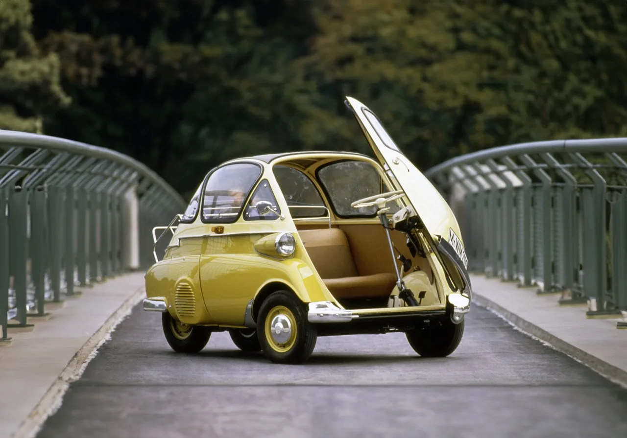 5 Kereta Unik Di Dunia Yang Mengejutkan Industri Automotif