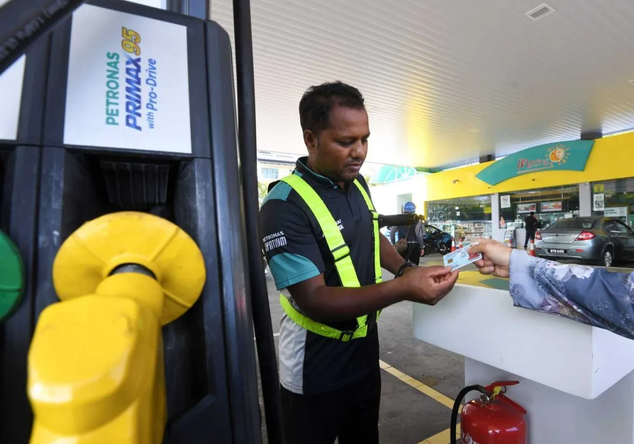 Budi95: Guna Kad Orang Lain Untuk Isi Minyak Adalah Kesalahan