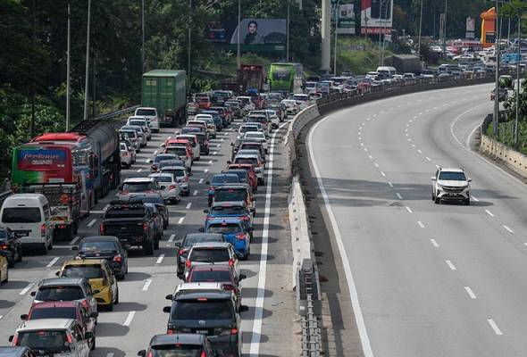 KLK dan LPT1 Sesak Sempena Aidiladha, 3 Juta Kenderaan Dijangka Guna Lebuh Raya 3 KLK dan LPT1 Sesak Sempena Aidiladha, 3 Juta Kenderaan Dijangka Guna Lebuh Raya