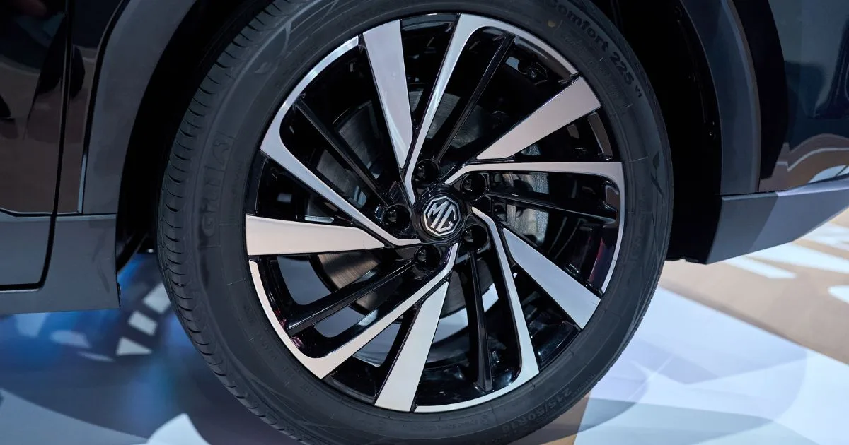 MG ZS Hybrid+ Dipertontonkan di KLIMS 2026, Tempahan Awal Kini Dibuka 3 MG ZS Hybrid+ Dipertontonkan di KLIMS 2026, Tempahan Awal Kini Dibuka
