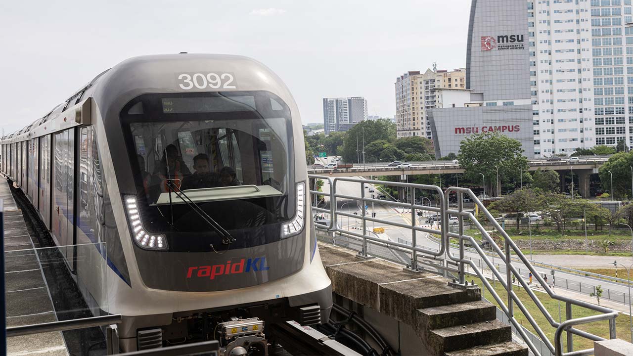 LRT Laluan Shah Alam Rasmi Beroperasi Isnin Depan 5 LRT Laluan Shah Alam Rasmi Beroperasi Isnin Depan