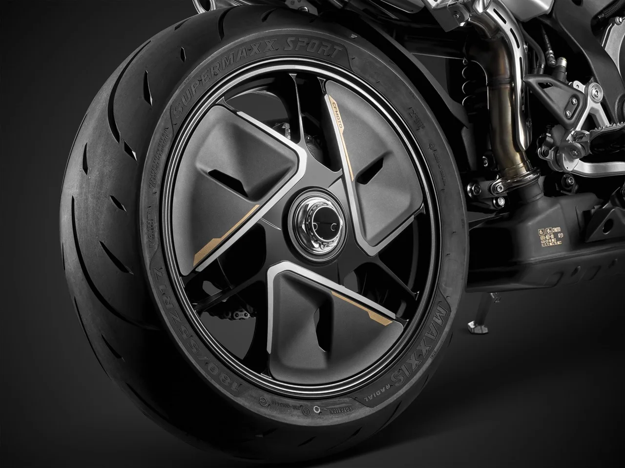 CFMOTO 750SR-S Dilancar di Malaysia, Enjin 749cc 4 Silinder