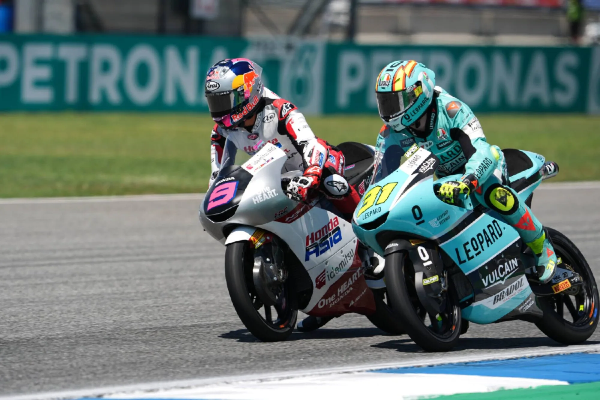 Perbezaan MotoGP Moto2 Moto3: Fakta Penting Yang Ramai Peminat Masih Keliru 5 Perbezaan MotoGP Moto2 Moto3: Fakta Penting Yang Ramai Peminat Masih Keliru