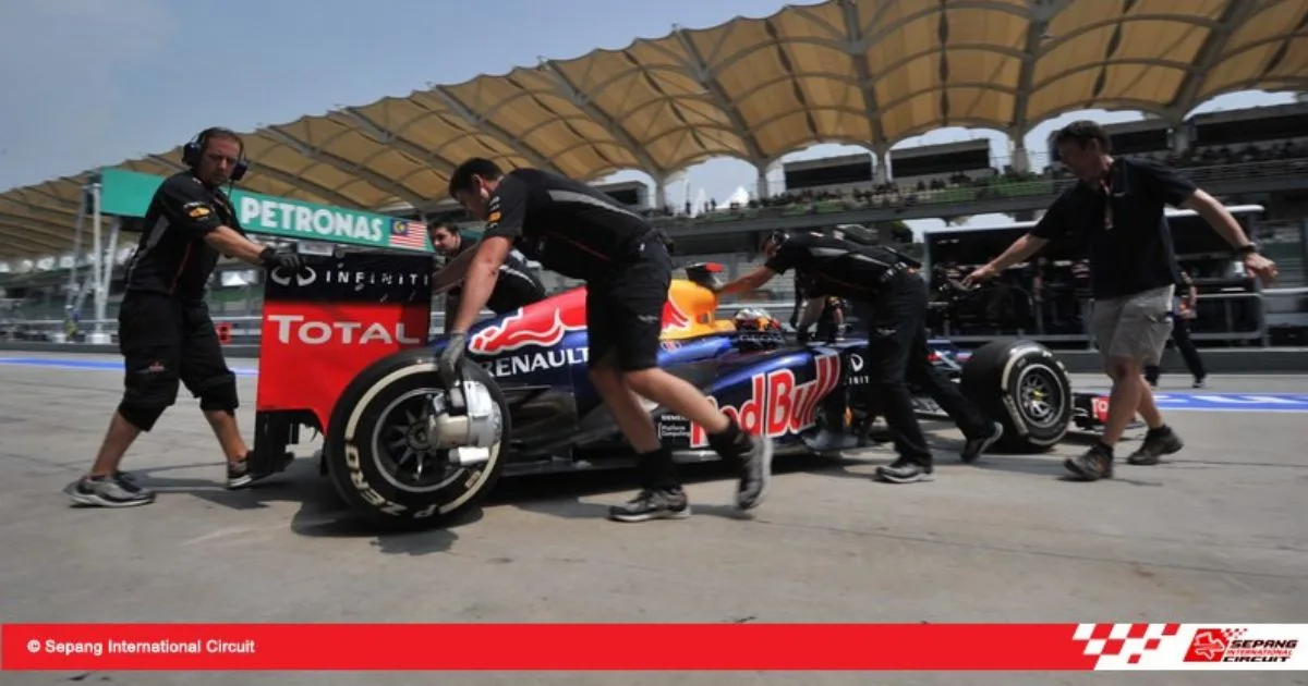 PETRONAS SIC, Litar Lumba yang Siap Dibina Dalam Masa 14 Bulan 9 PETRONAS SIC, Litar Lumba yang Siap Dibina Dalam Masa 14 Bulan