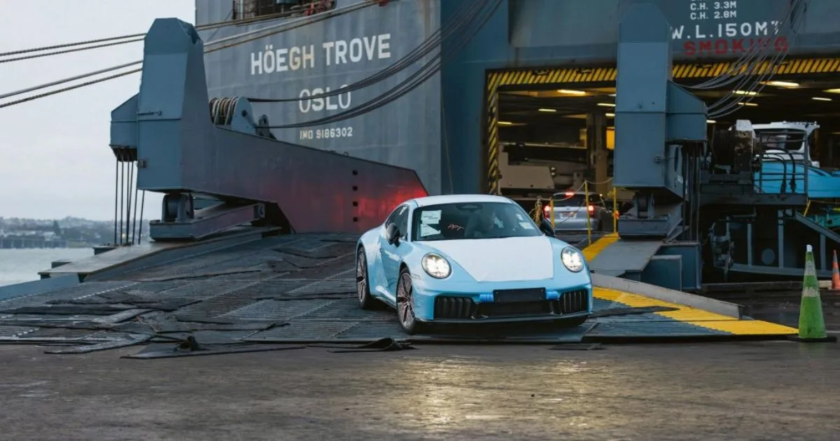 Porsche 911 Carrera GTS Tempuh Perjalanan 23,000 KM!